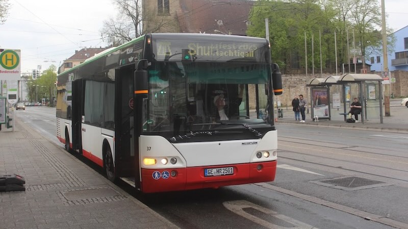 der Neoplan am Rathaus in Witten